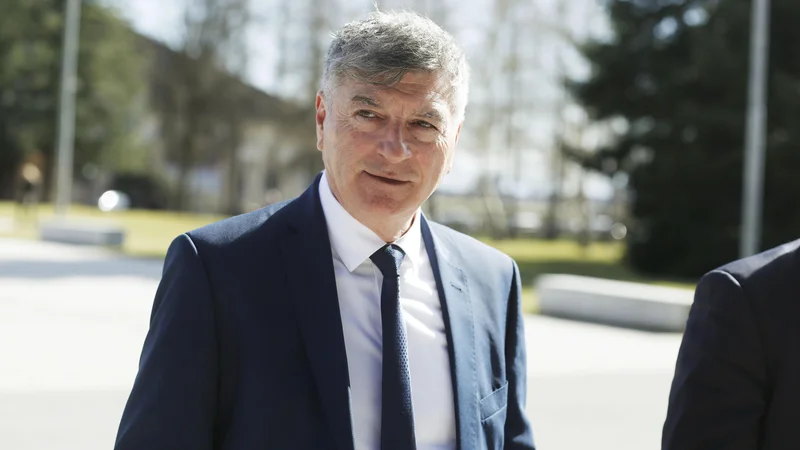 Fotografija: Podpredsednik Knovsa Rudi Medved (LMŠ) je obstrukcijo koalicije ocenil kot poskus, kako se vsebinsko izogniti pomembnemu vprašanju. FOTO: Leon Vidic/Delo