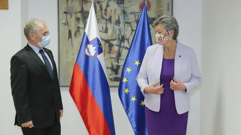 Fotografija: Komisarka Johanssonova upa, da se bodo težave s financiranje STA rešile pred predsedovanjem Slovenije EU. FOTO: Jože Suhadolnik/Delo