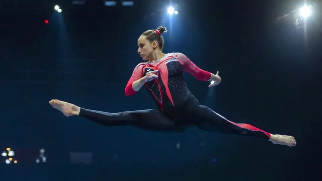 Sarah Voss je zaradi športne oprave, ki pokriva vse telo, požela obilo pohval. FOTO: Reuters