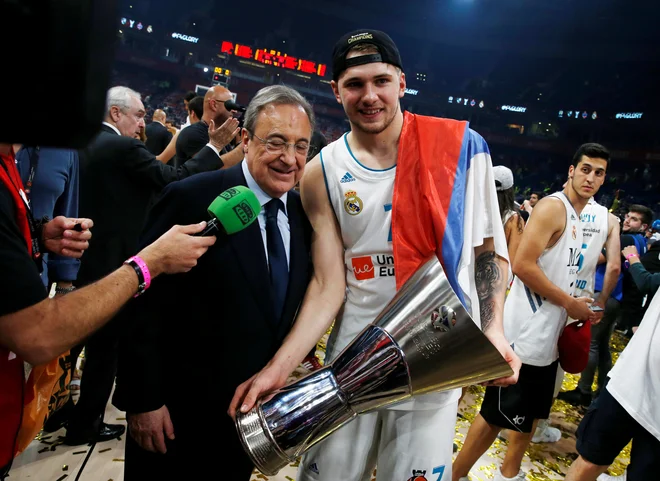 Luka Dončić je Slovenec, ki ga prvi mož Reala Madrida Florentino Perez obožuje, Aleksander Čeferin pa Slovenec, ki ga Španec noče videti na vrhu Uefe. FOTO: Alkis Konstantinidis/Reuters