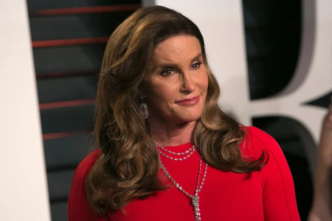 Caitlyn Jenner povzroča razkol tako v republikanski stranki kot v skupnosti LGBTQ+. FOTO: Adrian Sanchez-Gonzalez/AFP
