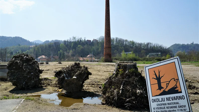 Fotografija: Številne raziskave tal v zadnjih treh desetletjih so pokazale, da so kritične vsebnosti kadmija, svinca, cinka in tudi arzena ponekod presežene več kot stokrat. FOTO: Brane Piano