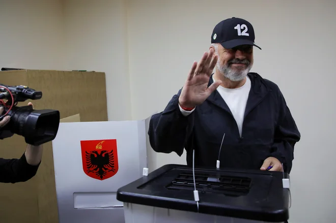 Prvi rezultati kažejo, da je Edi Rama lahko zadovoljen z izkupičkom. FOTO: Florion Goga/Reuters
