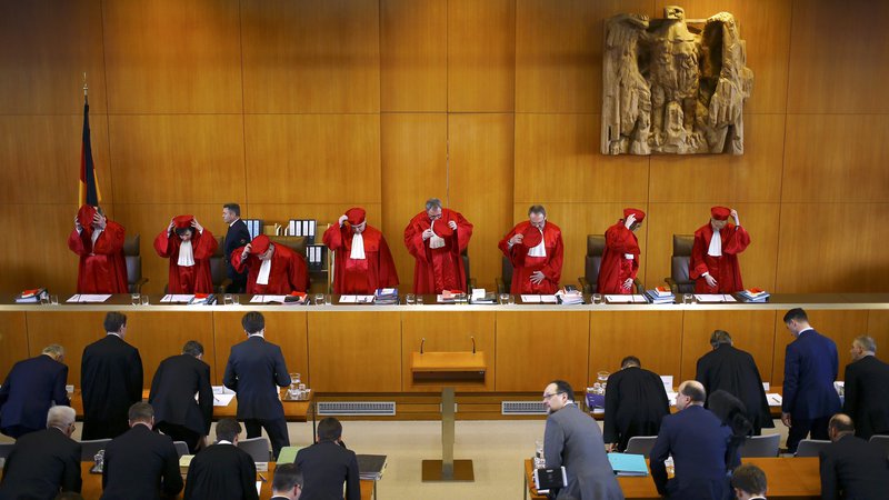 Fotografija: Nemško ustavno sodišče med zasedanjem. FOTO: Kai Pfaffenbach/ REUTERS