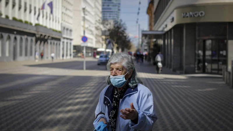 Fotografija: Marca letos smo imeli 21.840 prejemnikov in – ker gre za zakonce - 23.651 upravičencev varstvenega dodatka. FOTO: Voranc Vogel