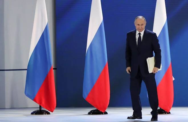Liberalnega Putina, kot s(m)o ga poznali v letih, ko je prišel na oblast, že dolgo ni več. Polotil se ga je mesijanski kompleks, pravi politolog Vladimir Pastuhov. FOTO: Jevgenija Novoženina/Reuters