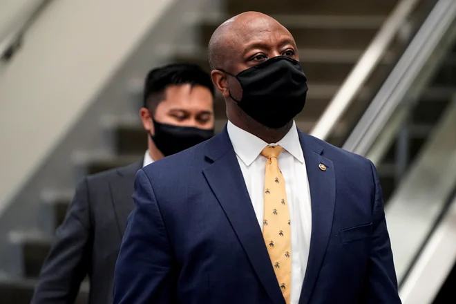 Senator iz Južne Karoline Tim Scott je odgovoril v imenu republikanske opozicije. Foto Joshua Roberts/Reuters