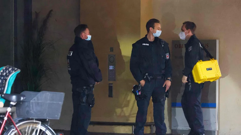 Fotografija: Na kliniki v Potsdamu so policisti našli štiri mrtve in enega hudo poškodovanega bolnika. FOTO: Odd Andersen/AFP