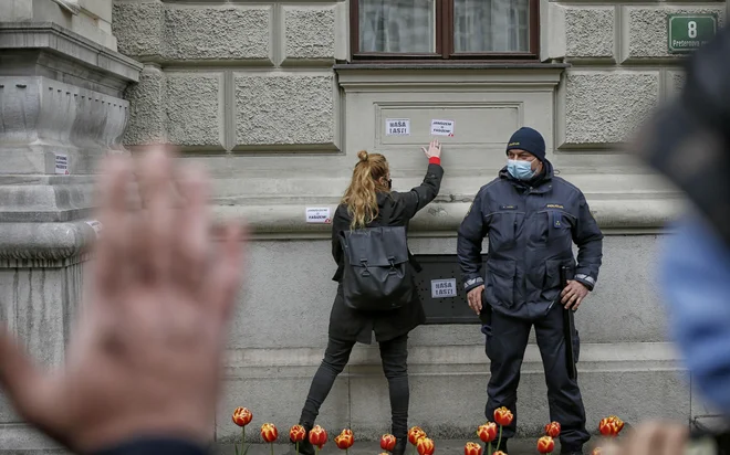 Protesti proti vladi ob dnevu boja proti okupatorju FOTO: Blaž Samec/Delo