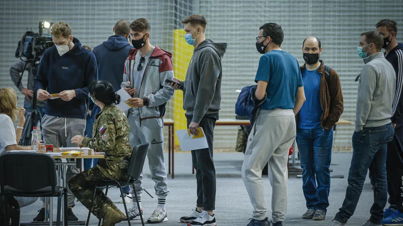 Fotografija: Olimpijci so opravili cepljenje v vojašnici Edvarda Peperka v Ljubljani. FOTO: Jože Suhadolnik