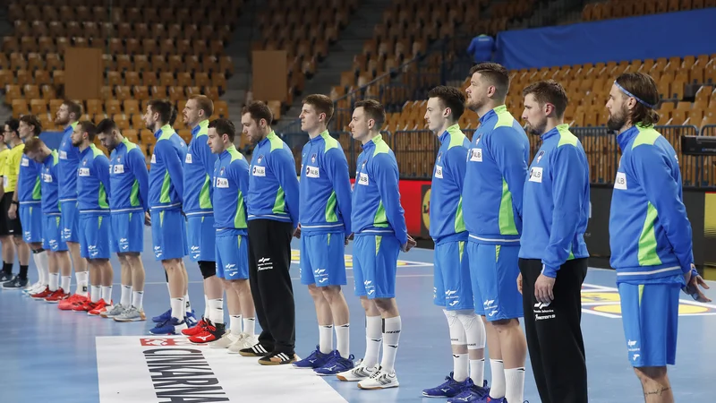Fotografija: Slovenski rokometaši bodo danes sprejeli še zadnji izziv v boju za evropsko prvenstvo 2022. FOTO: Leon Vidic