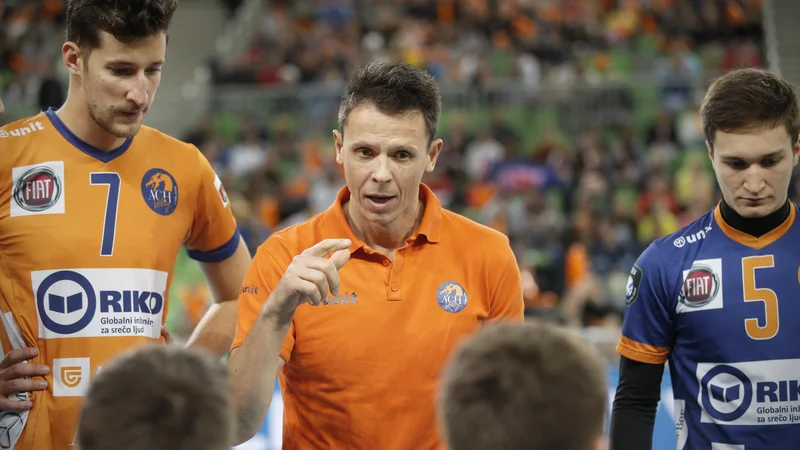 Fotografija: Matija Pleško se je po dveh letih in pol poslovil od trenerske klopi pri ACH. FOTO: Jure Eržen
