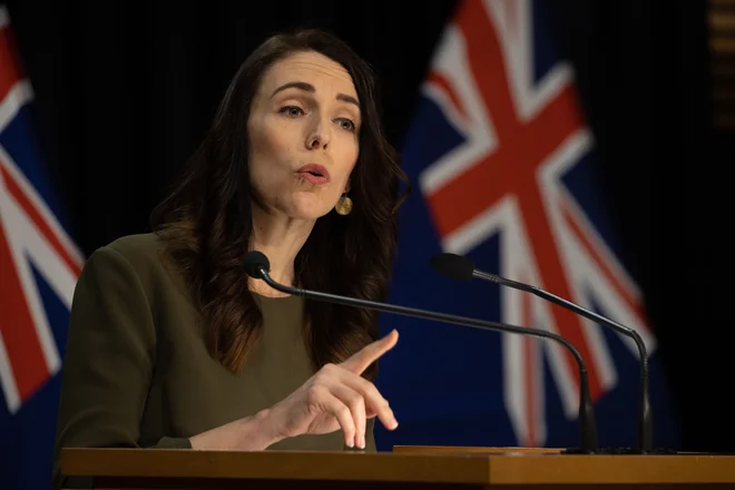 Potovalni mehurček bo omogočal varno potovanje med Novo Zelandijo in Cookovimi otoki brez karantene, je danes sporočila predsednica novozelandske vlade Jacinda Ardern. FOTO: Marty Melville/AFP