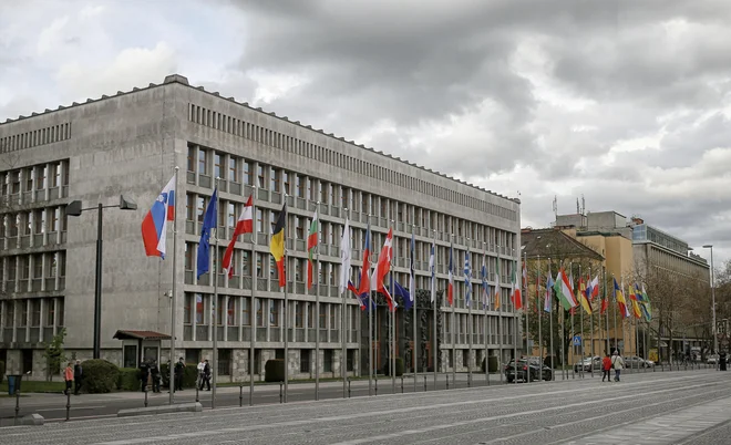 Državni zbor s tožbo nad odločitev Informacijske pooblaščenke. FOTO: Blaž Samec/Delo