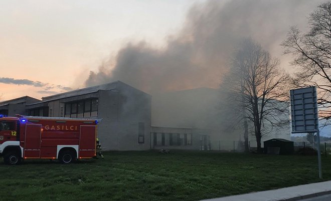 Požar v osnovni šoli Franceta Prešerna v Kranju. FOTO: Policijska uprava Kranj