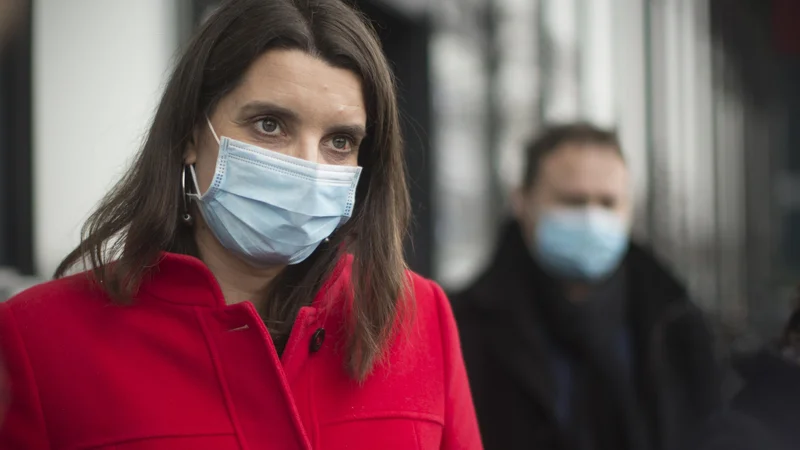 Fotografija: Kustečeva po besedah predsednice glavnege odbora Sviza ni prednostno izpostavljala niti zagovarjala ciljev, potreb in idej vzgoje in izobraževanja, prav tako ni pokazala volje in pripravljenosti za dialog z zaposlenimi. FOTO: Jure Eržen/Delo