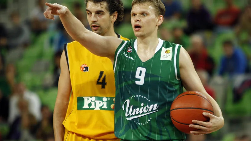 Fotografija: Teemu Rannikko (z žogo) je tri sezone igral tudi za ljubljansko Olimpijo. FOTO: Uroš Hočevar/Delo