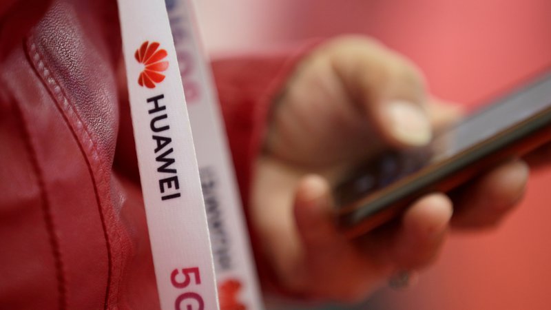 Fotografija: Zakon o elektronskih komunikacijah daje vladi orodje, da kitajski Huawei izloči iz igre za dobavo opreme za omrežje 5G. FOTO: Jason Lee/Reuters