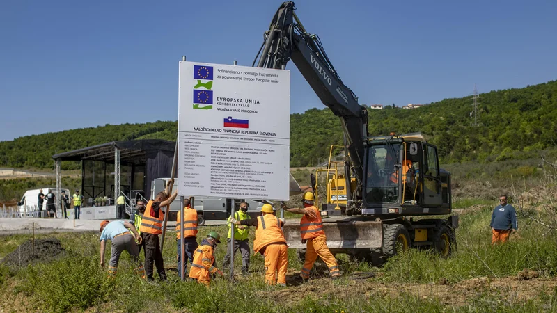 Fotografija: Drugi tir je očitno zelo pomemben projekt za Slovenijo, če ima tako trdovratne nasprotnike. Foto Voranc Vogel