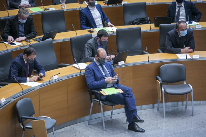 84.200 sledilcev na twitterju ima Janez Janša. FOTO: Jože Suhadolnik/Delo