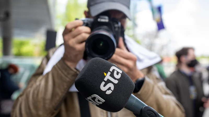 Fotografija: STA kot temeljno nacionalno tiskovno agencijo hoče Janševa vlada povsem očitno demontirati in jo podrediti političnim interesom, ti pa so tudi povsem očitno prekriti z lobijskimi interesi kapitala. FOTO: Voranc Vogel/Delo