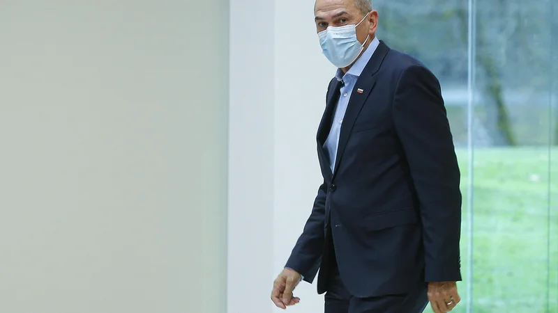 Fotografija: »Maltretiranje novinarja, ki nato umre, mora dobiti tudi sodni epilog,« je čivknil premier. FOTO: Jože Suhadolnik/Delo