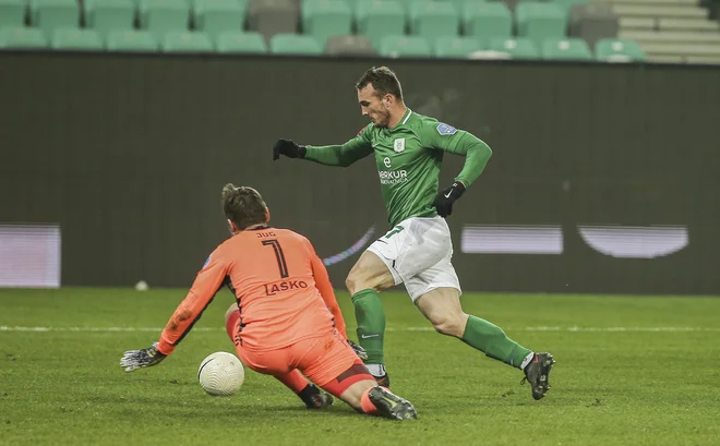 Đorđe Ivanović v derbiju tokrat ni bil pri strelu. FOTO: Jože Suhadolnik/Delo
