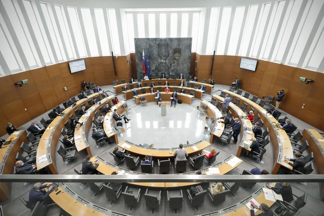 Anketiranci so delo državnega zbora maja ocenili nekoliko bolje kot aprila. Foto Uroš Hočevar