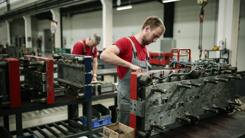 Fotografija: Industrija letos širi prodajo na izvozne trge. FOTO: Uroš Hočevar/Delo