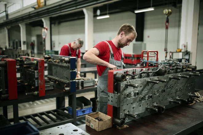 Industrija letos širi prodajo na izvozne trge. FOTO: Uroš Hočevar/Delo
