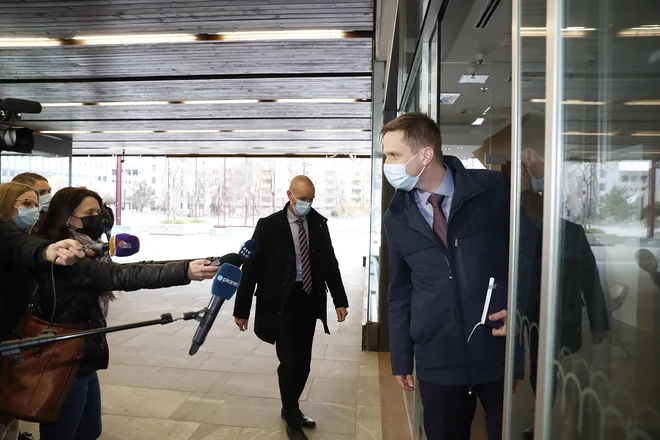 Igor Zorčič po izstopu iz SMC išče možnosti za obstanek na političnem parketu. FOTO: Leon Vidic/Delo