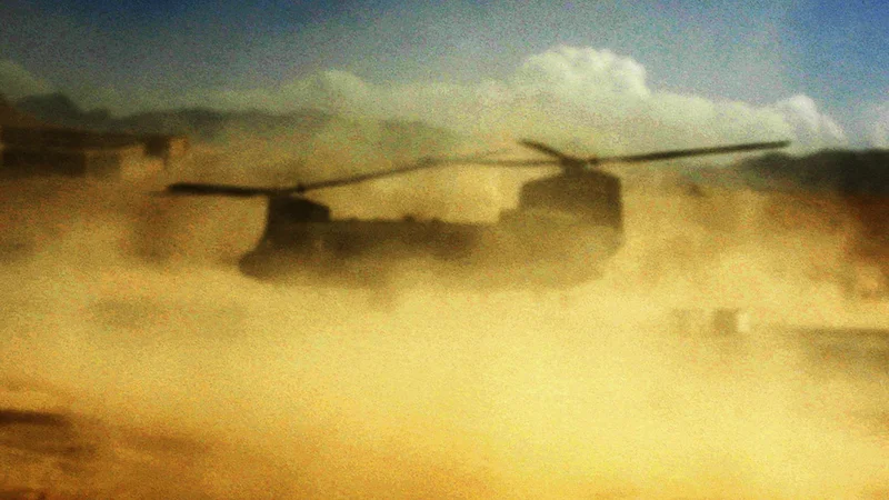 Fotografija: Po mnenju Mihe Kordiša so vojaški helikopterji in letalo namenjeni servisiranju zveze Nato. FOTO: Nikola Solic/Reuters Pictures