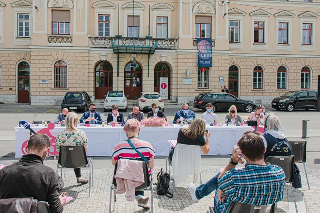 Novinarska konferenca na Trgu Evrope, 11.5., za predstavitev spremljevalnega programa Gira d'Italia. FOTO: Mateja Pelikan