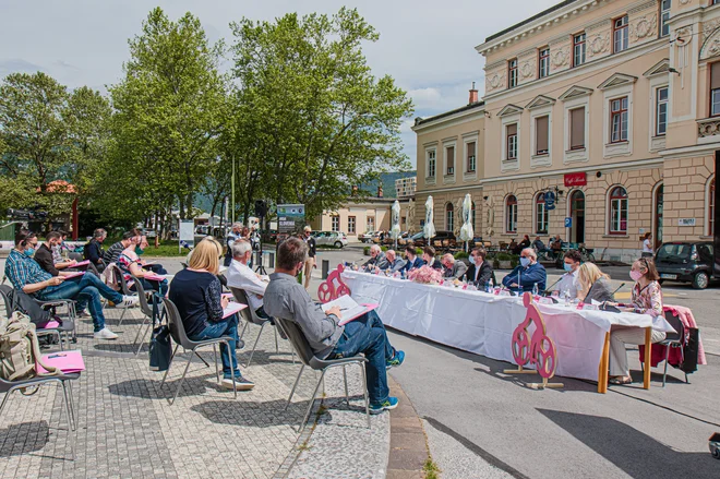 V pričakovanju prihoda roza kolesarske karavane sta Mestna občina Nova Gorica in Občina Brda pripravili več kot 30 spremljevalnih aktivnosti, ki bodo gledalce in kolesarje gotovo navduševali. FOTO: Mateja Pelikan