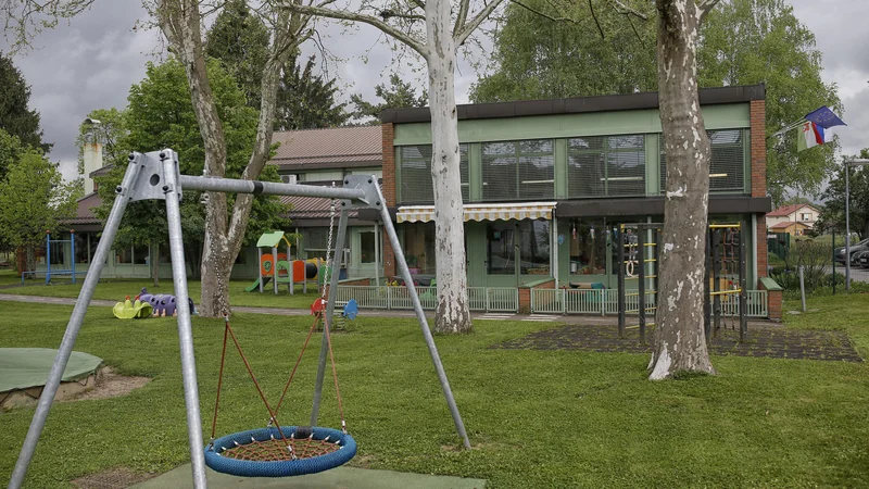 Fotografija: V Dobrunjah bodo obnovili enoto Učenjak vrtca Pedenjped.
FOTO: Blaž Samec/Delo
