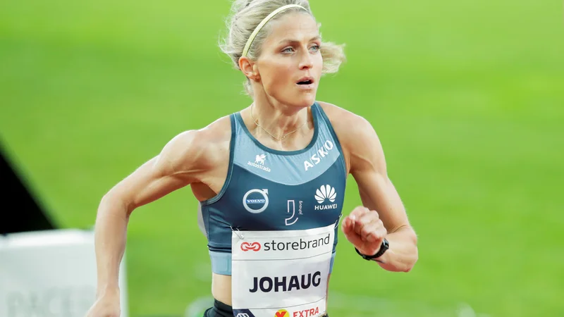 Fotografija: Therese Johaug se odlično znajde tudi na atletskem štadionu. FOTO: Vidar Ruud/Reuters