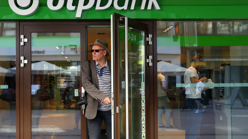 Fotografija: Madžarska OTP, ki je v Sloveniji že kupila banko SKB, načrtuje prevzem druge največje slovenske banke Nove KBM za menda okoli milijardo evrov. FOTO: Laszlo Balogh/Reuters