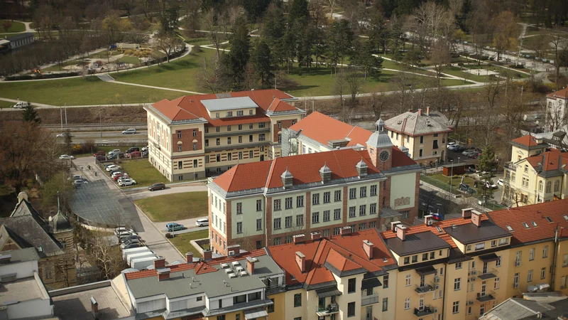 Fotografija: Zgradba Ministrstva za zunanje zadeve RS. FOTO: Jure Eržen/Delo