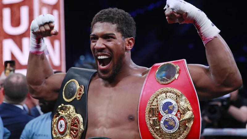 Fotografija: Anthony Joshua (na fotografiji) bo branil naslove svetovnega prvaka po različicah IBF, WBA in WBO, Tyson ima v lasti šampionski pas WBC. Foto Andrew Couldridge/Reuters