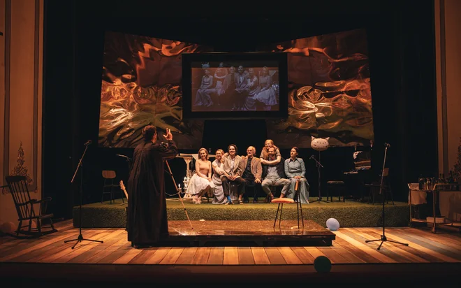 Tennessee Williams je po besedah dramaturga Vilija Ravnjaka mojster dramske forme ibsenovskega tipa; pisec briljantnih dialogov, predvsem pa pronicljiv upodabljavec zapletenih &shy;človeških usod in čustveno nabitih situacij. Foto Peter Giodani