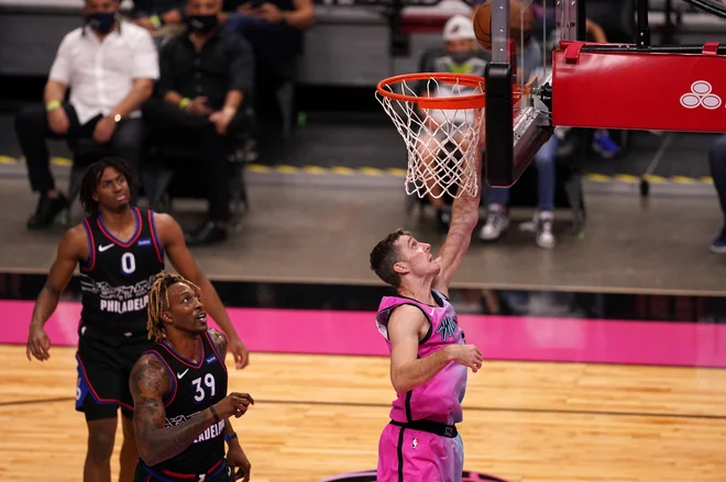 Takole je Goran Dragić dosegel dve točki, skupno jih je na tekmi zbral 15. FOTO: Jasen Vinlove/USA Today Sports
