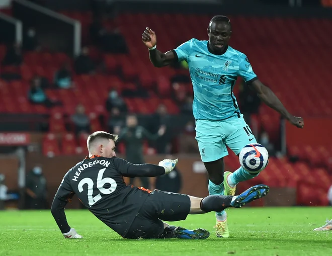 Sadio Mane se je takoj po prihodu na igrišče znašel v priložnosti za zadetek. FOTO: Peter Powell/Reuters