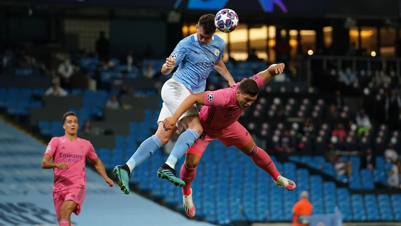 Fotografija: Francoski Bask Aymeric Laporte, v skoku v sinjemodrem dresu, je imel zadosti ignoriranja francoskega selektorja Didierja Deschampsa, prav tako Baska, zato je po igranju za mlajše francoske selekcije, nazadnje do 21 let, izbral špansko člansko reprezentanco. FOTO: Dave Thompson/AFP