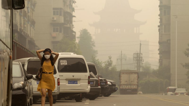 Fotografija: Zdaj na Kitajskem v ozračje izpustijo več škodljivih plinov kot v vseh državah OECD skupaj.
FOTO: Darley Shen/Reuters