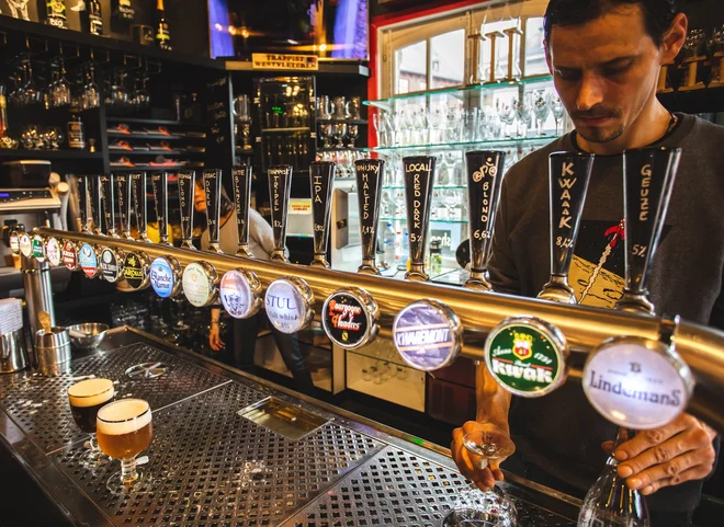 Belgijska piva so v vse toplejših dneh postala predmet poželenja. FOTO: Shutterstock