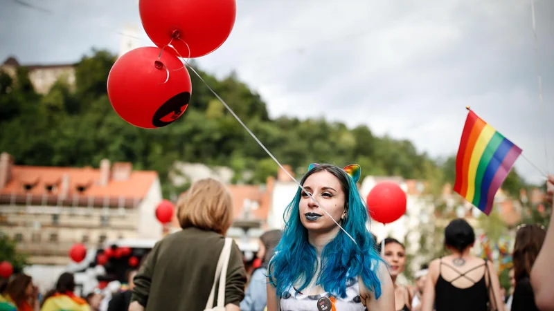 Fotografija: Kljub napredku, ki je bil dosežen v zadnjih desetletjih, enakost oseb LGBT+ še zdaleč ni samoumevna, kot je razvidno iz rezultatov raziskave, ki jo je izvedla Agencija EU za temeljne pravice, in z mavričnega zemljevida organizacije ILGA-Europe. FOTO: Uroš Hočevar/Delo