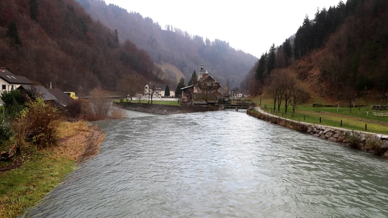 Fotografija: Reke bi se lahko začele razlivati. FOTO: Igor Mali/Slovenske novice