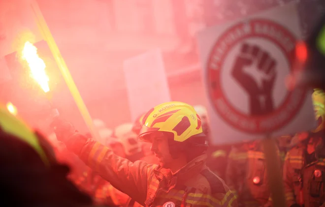 Protestni shod poklicnih gasilcev leta 2017. FOTO: Tomi Lombar/Delo