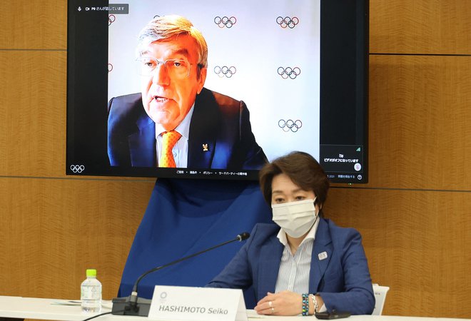 Predsednica organizacijskega odbora iger Seiko Hašimoto je z veseljem sprejela Bachovo ponudbo. FOTO: Jošikazu Cuno/AFP
