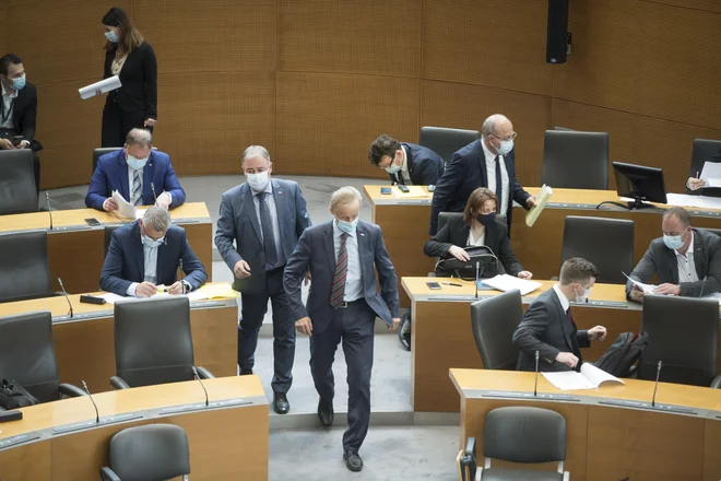 Pred zasedanjem prihodnji teden bo kolegij predsednika državnega zbora v ponedeljek potrjeval še časovnico. FOTO: Jure Eržen/Delo
